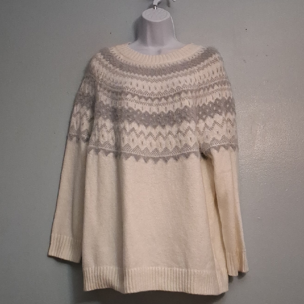 Talbots size 2X women's cream and gray with 5% wool blend patterned sweater.